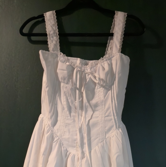 Dresses & Skirts - Cowgirl White Flowy Short Dress